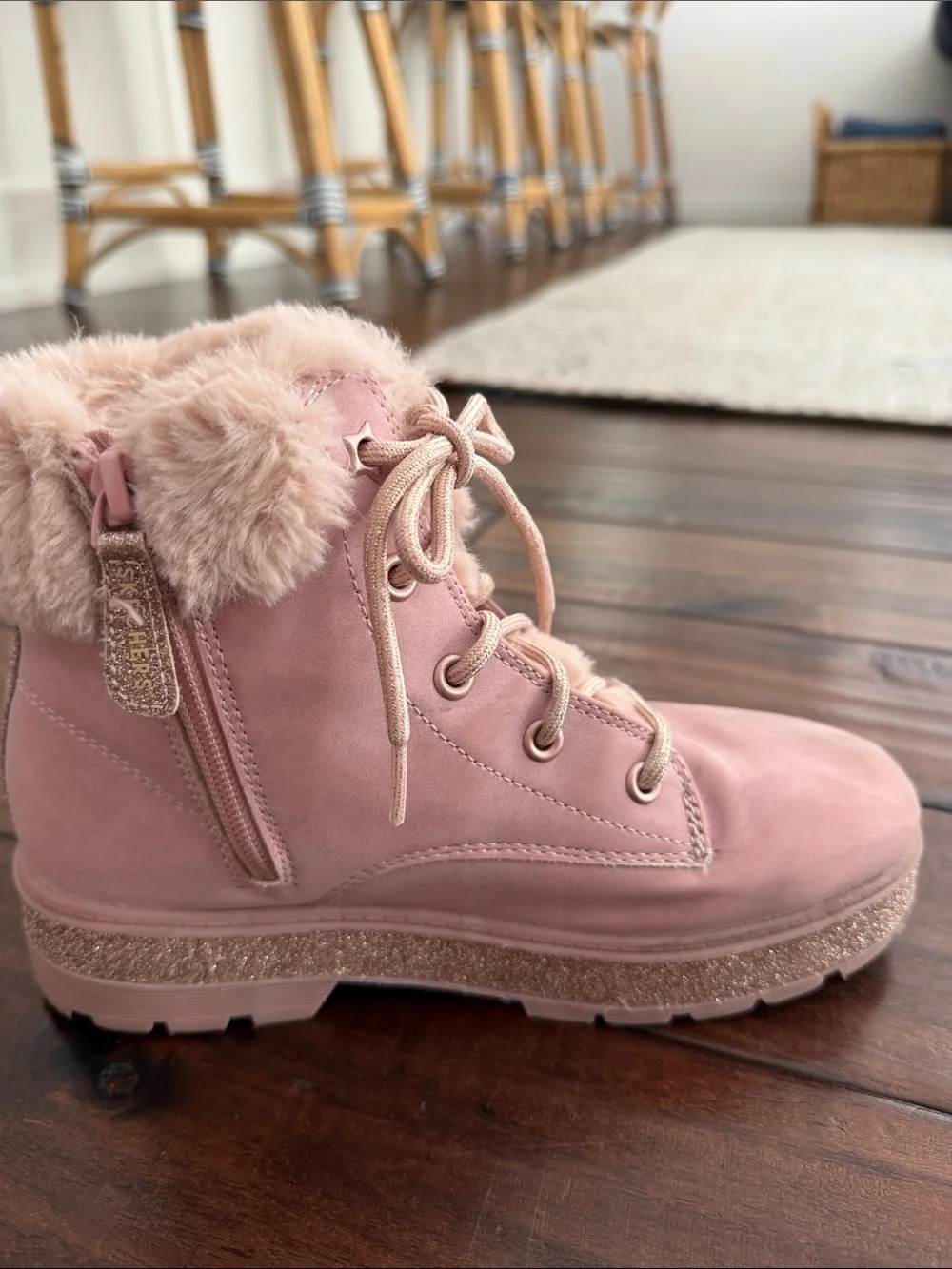 Girls Skechers Pink Faux-Fur Lace-Up Platform Winter Boots Big Kid size 3